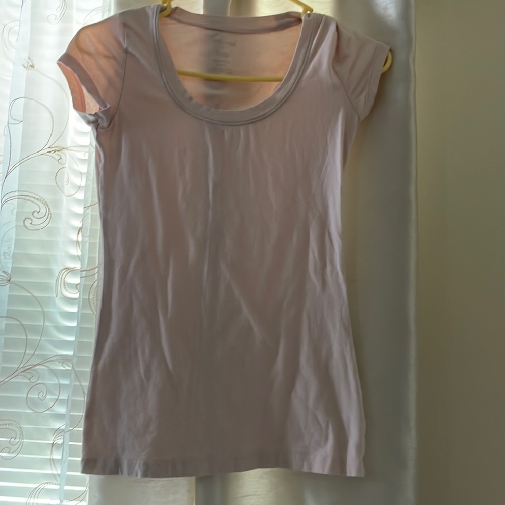 Pink fitted scoop neck T-shirt